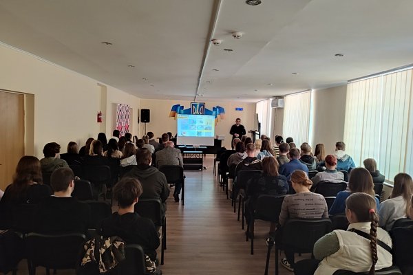 заняття з підвищення безпеки щодо ризиків, які несуть із собою міни та вибухонебезпечні предмети