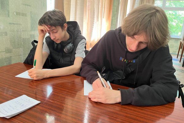 літературна майстерня з написання есе на тему: «У пошуках щастя» (за п’єсою Моріс Метерлінк «Блакитний Птах»)