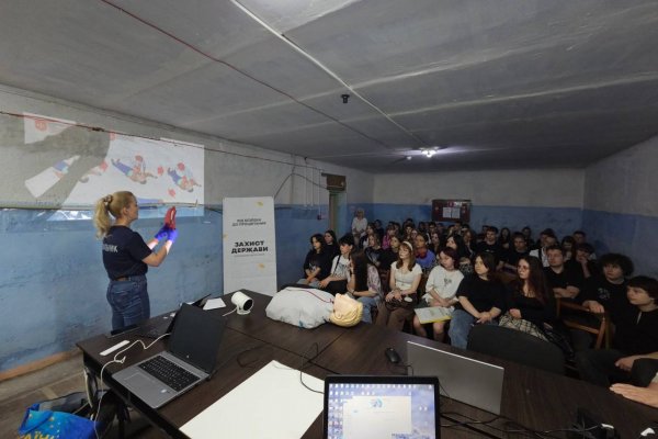 заняття з надання першої невідкладної допомоги